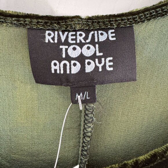 NWT Riverside Printed Velvet Top, size "M/L". - Picture 5 of 8
